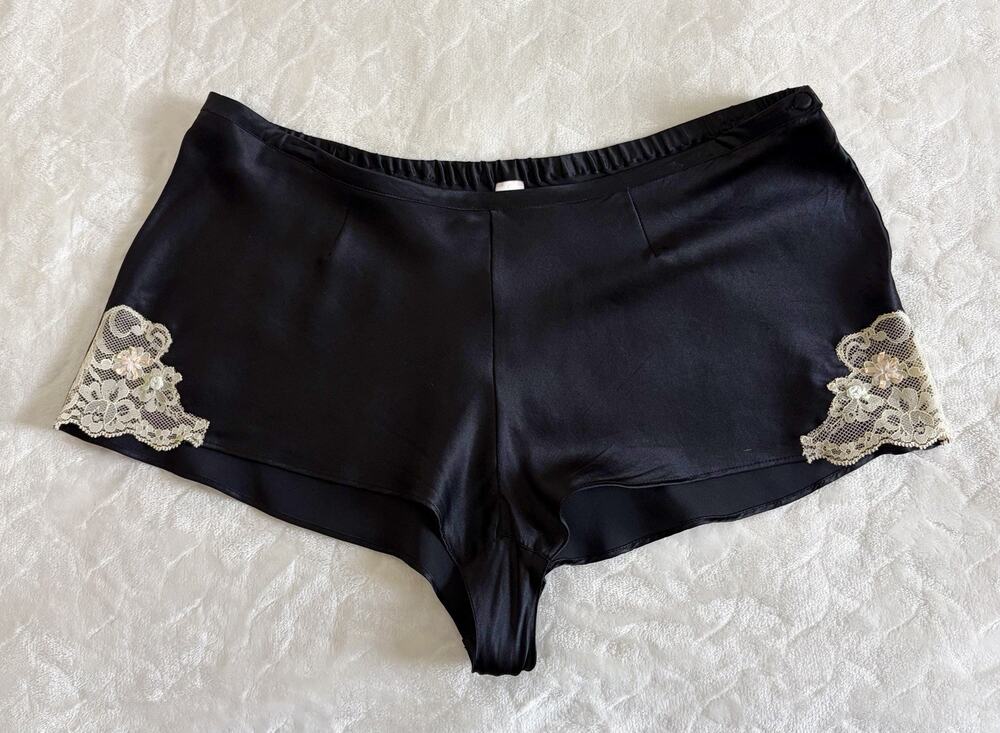 Y2K Victoria’s Secret Size M 100% Silk Tap Shorts Lace Trim Coquette Lingerie